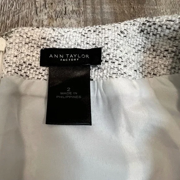 Ann Taylor Factory Tweed Pencil Skirt Black White Size 2 - Picture 2 of 7